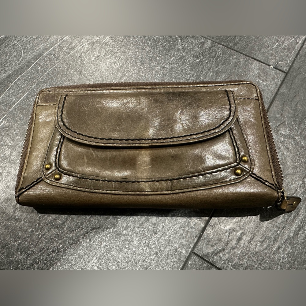 100% Genuine Leather Brown Fossil Wallet